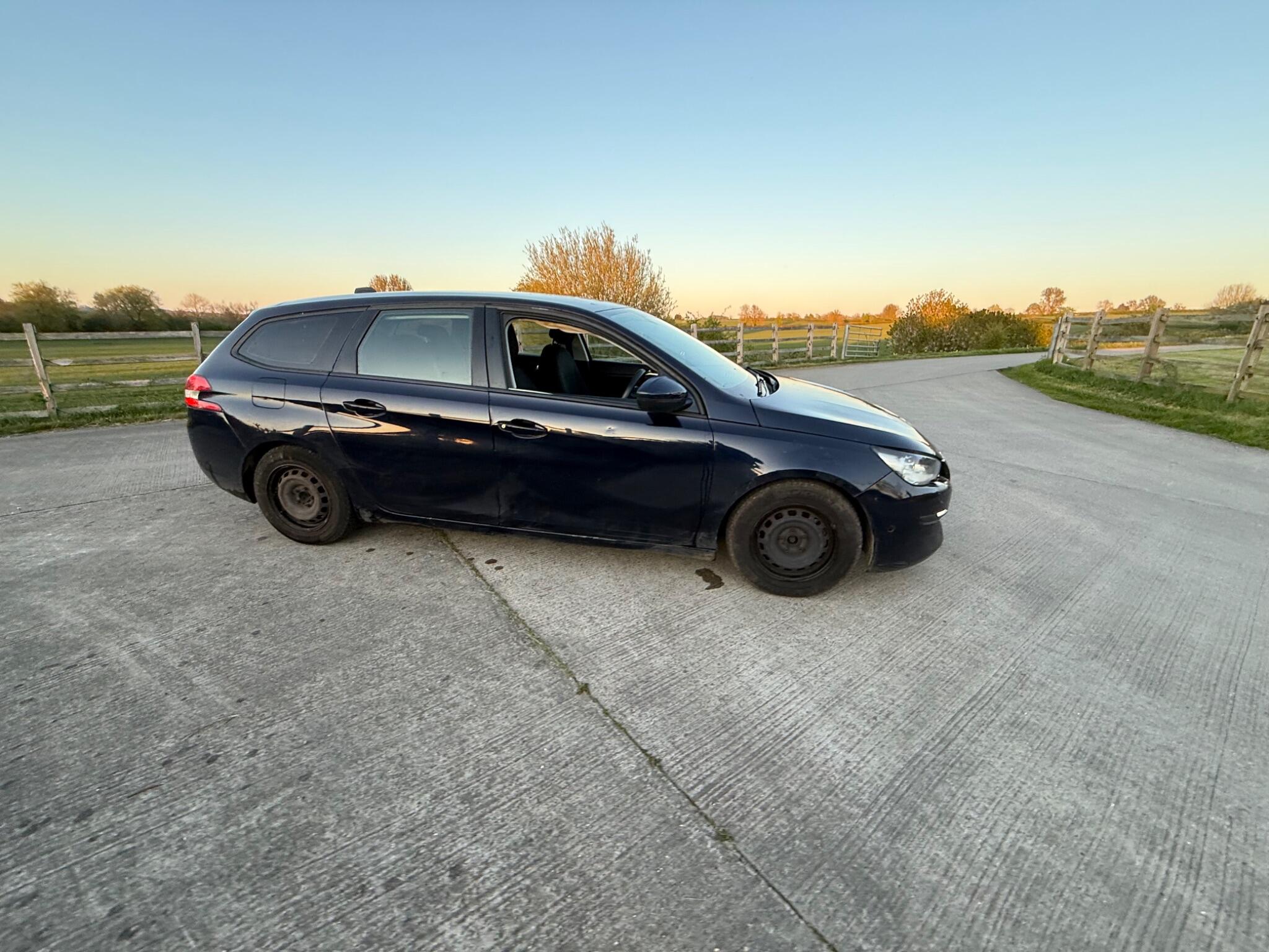 Peugeot 308 SW 1.6 BlueHDi Access Euro 6 (s/s) 5dr — photo 64 of 84